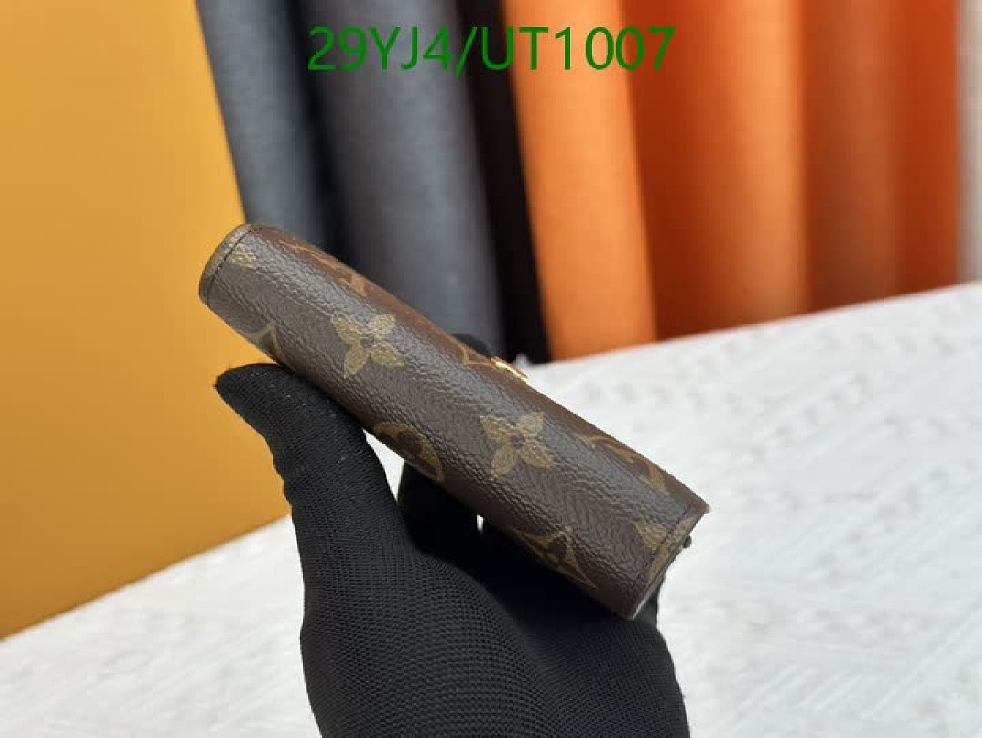 LV-Wallets-4A Quality Code: UT1007 $: 29USD