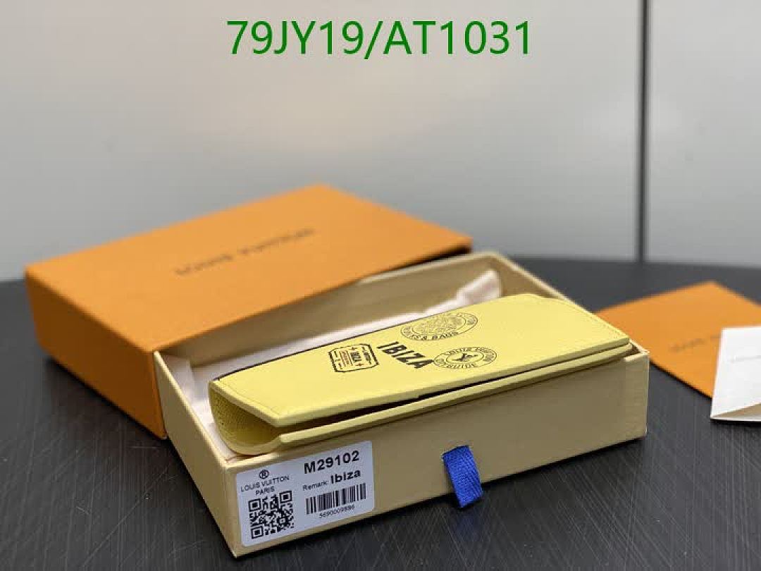 LV-WalletsMirror Quality Code: AT1031 $: 79USD
