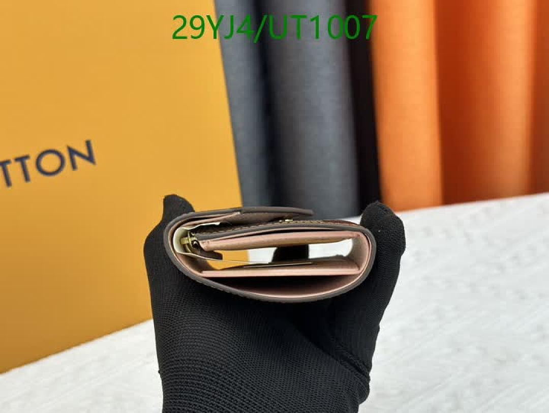 LV-Wallets-4A Quality Code: UT1007 $: 29USD