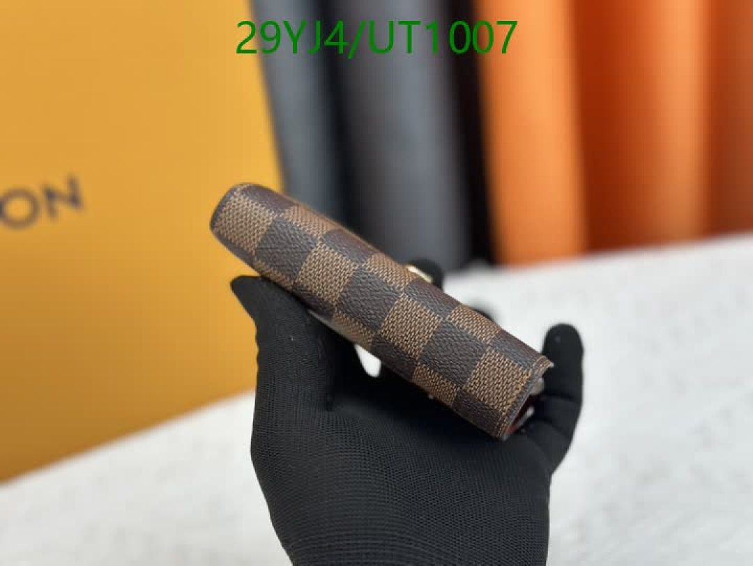 LV-Wallets-4A Quality Code: UT1007 $: 29USD