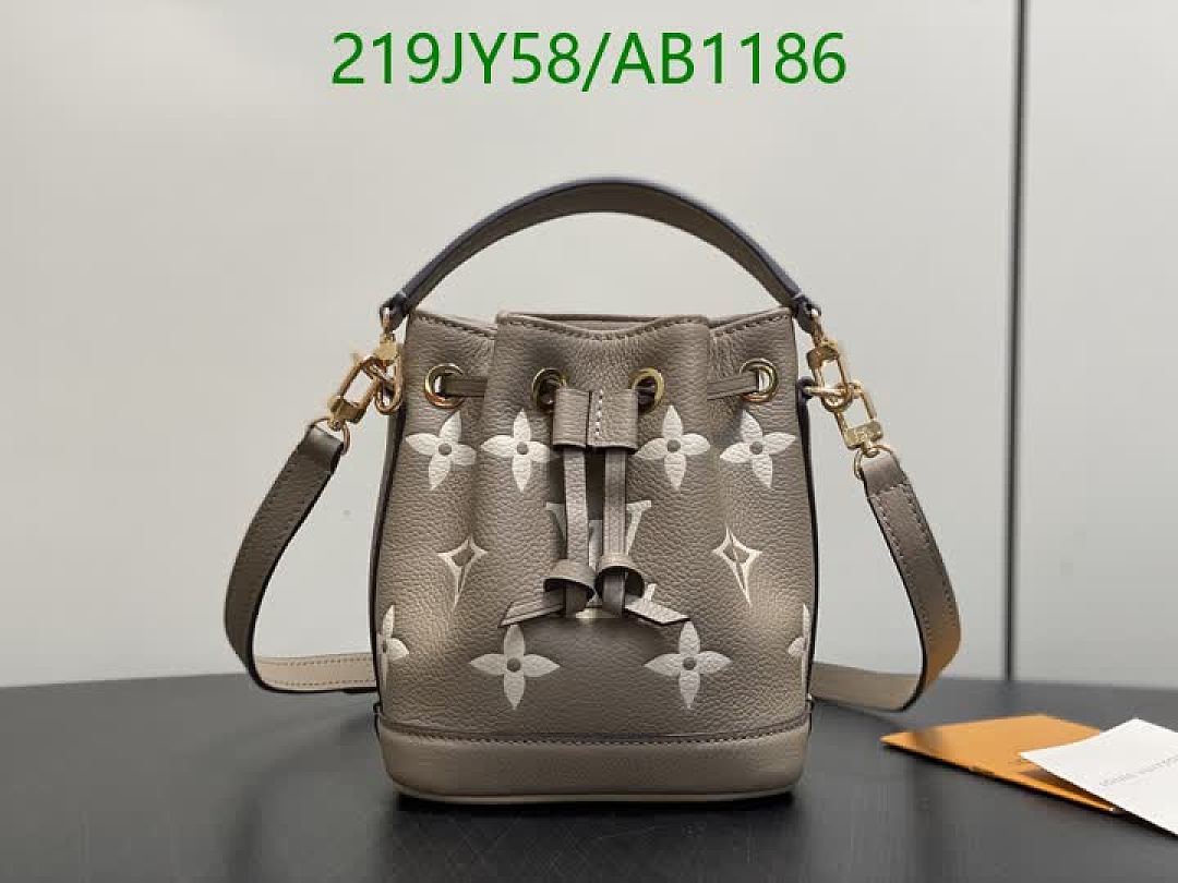 LV-BagsMirror Quality Code: AB1186 $: 219USD