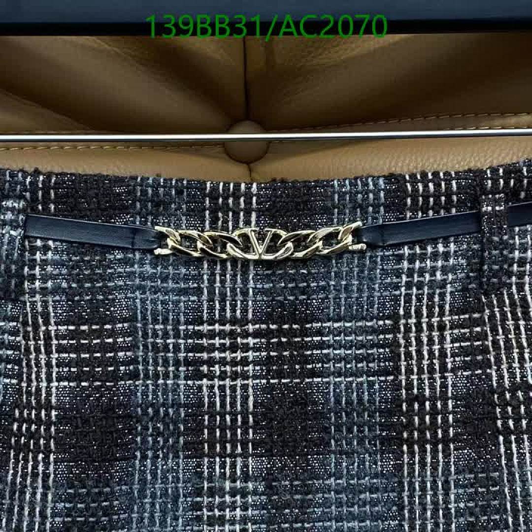 Valentino-Clothing Code: AC2070 $: 139USD