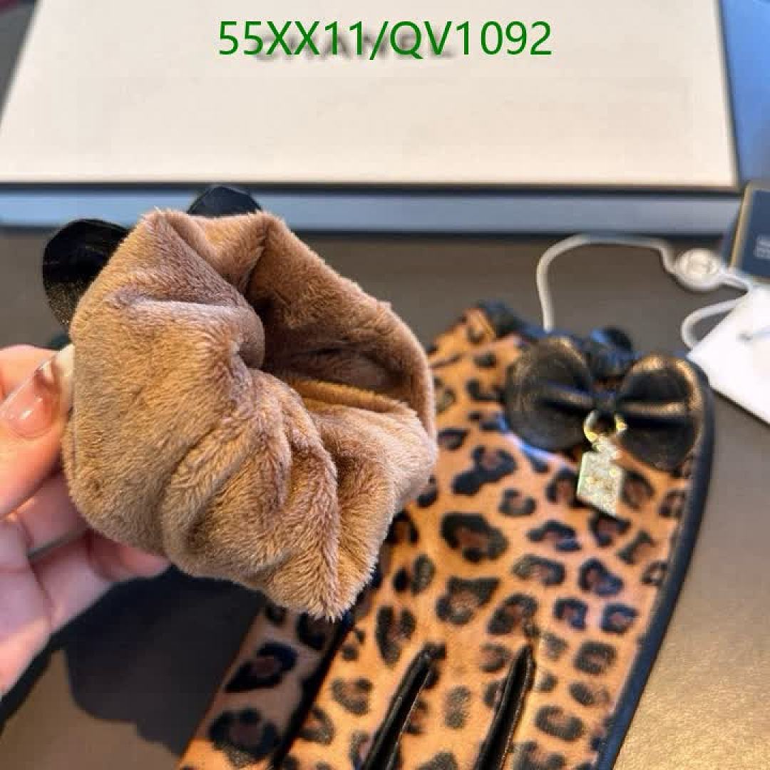 Chanel-Gloves Code: QV1092 $: 55USD