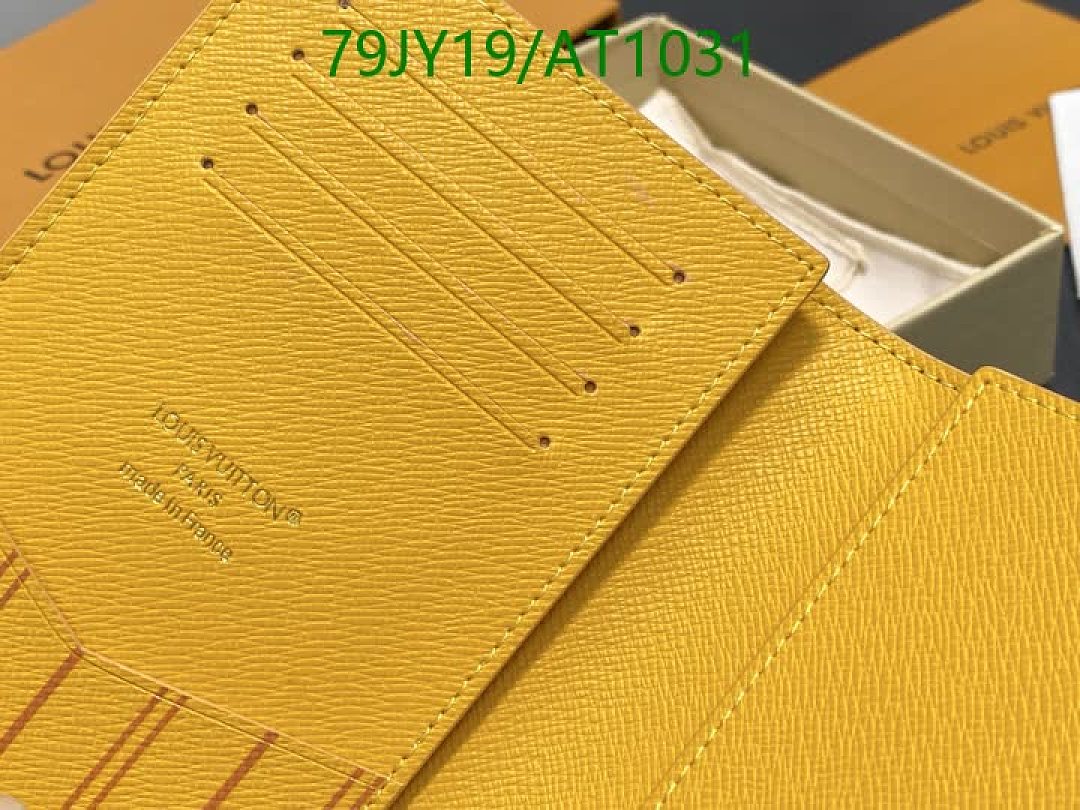 LV-WalletsMirror Quality Code: AT1031 $: 79USD
