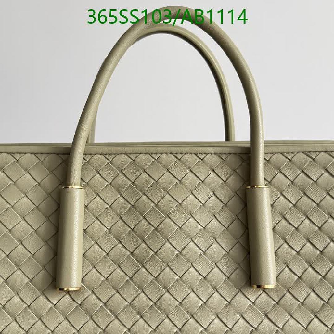 BV-BagsMirror Quality Code: AB1114 $: 365USD
