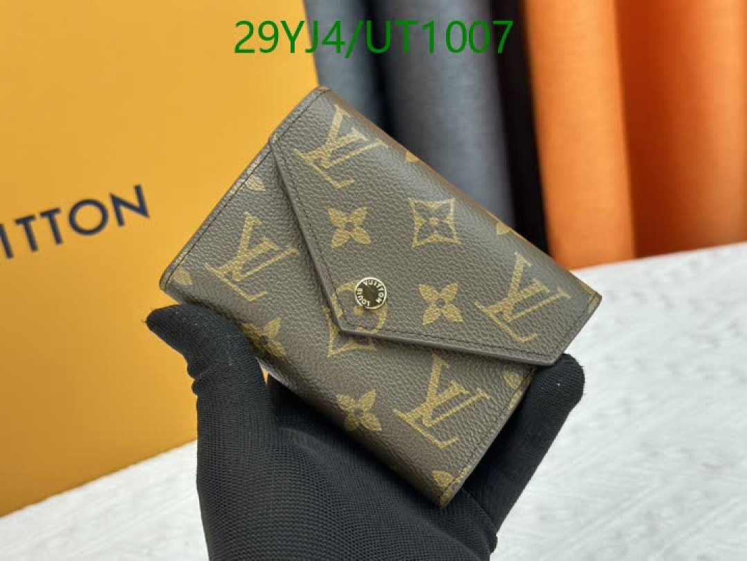 LV-Wallets-4A Quality Code: UT1007 $: 29USD
