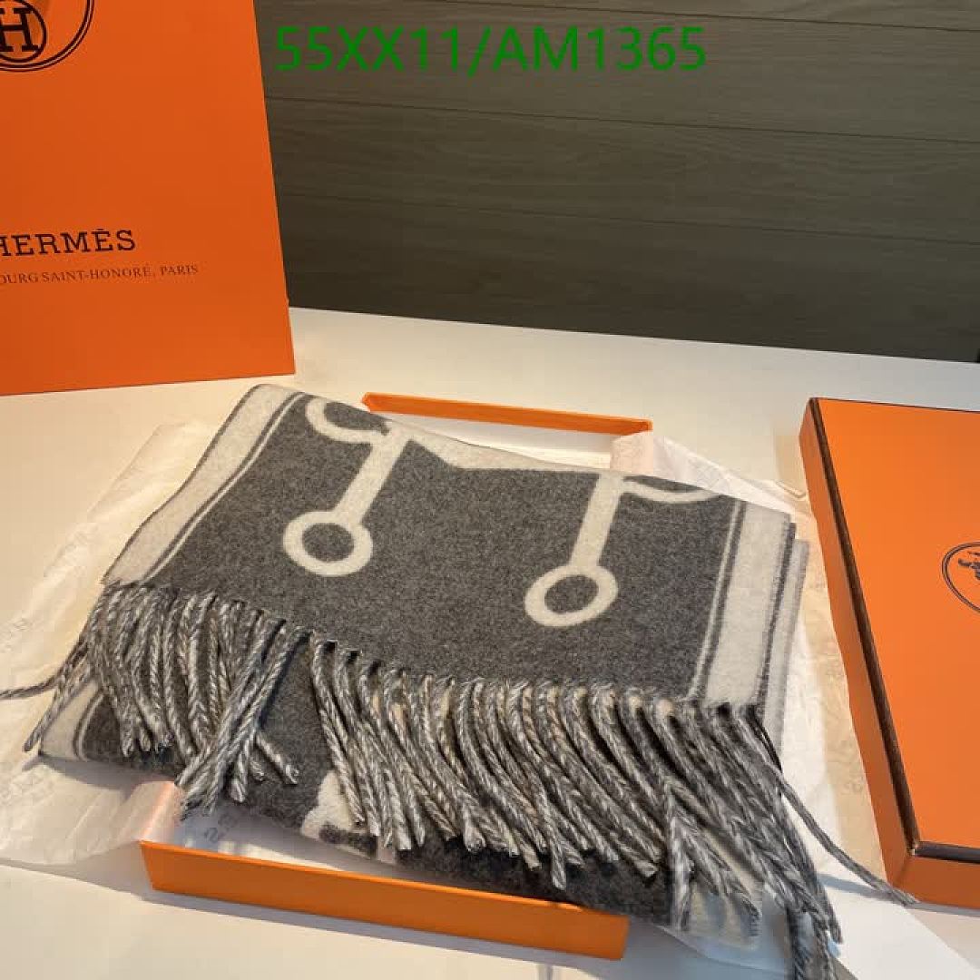 Hermes-Scarves Code: AM1365 $: 55USD