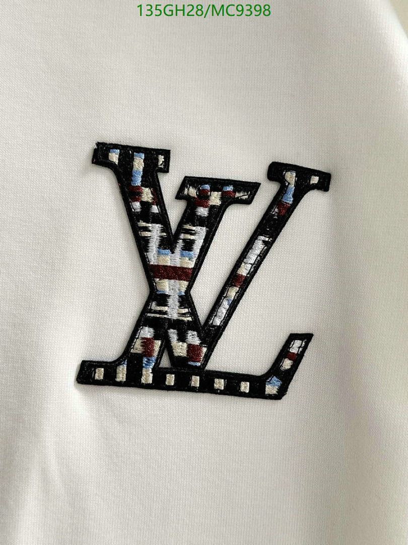 LV-Clothing Code: MC9398 $: 135USD