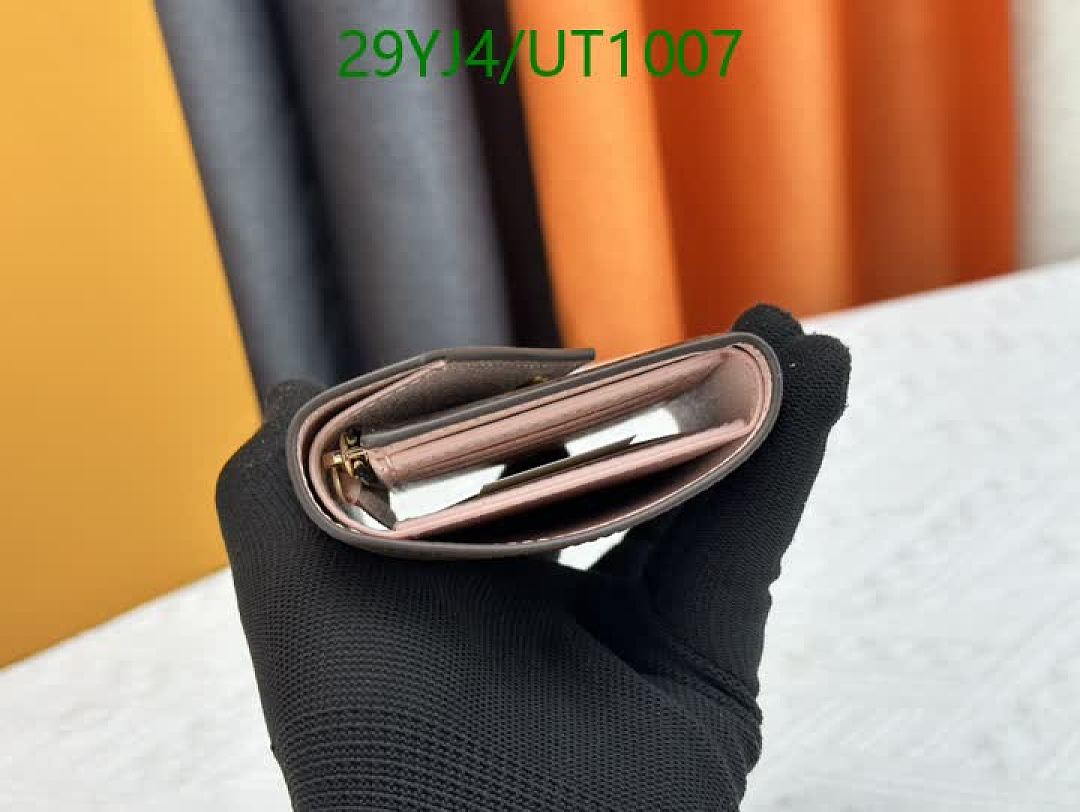LV-Wallets-4A Quality Code: UT1007 $: 29USD