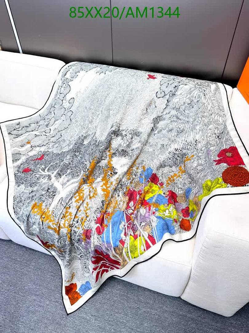 Hermes-Scarves Code: AM1344 $: 85USD