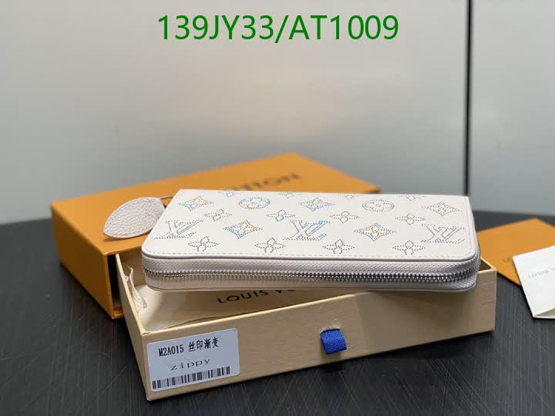LV-WalletsMirror Quality Code: AT1009 $: 139USD