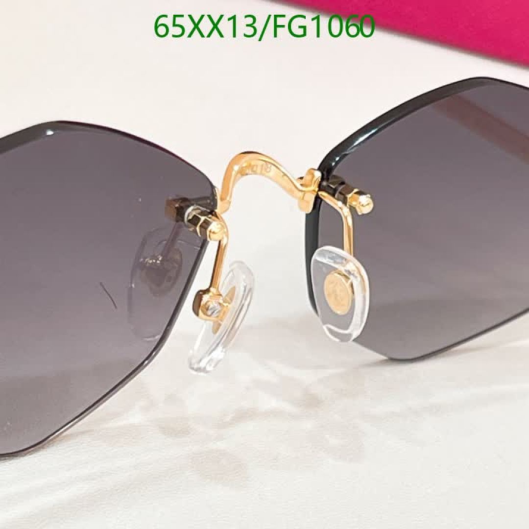 Cartier-Glasses Code: FG1060 $: 65USD