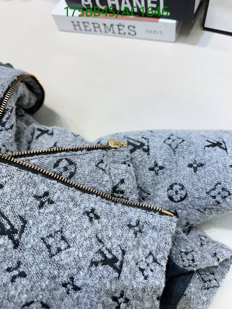 LV-Clothing Code: AC1646 $: 175USD