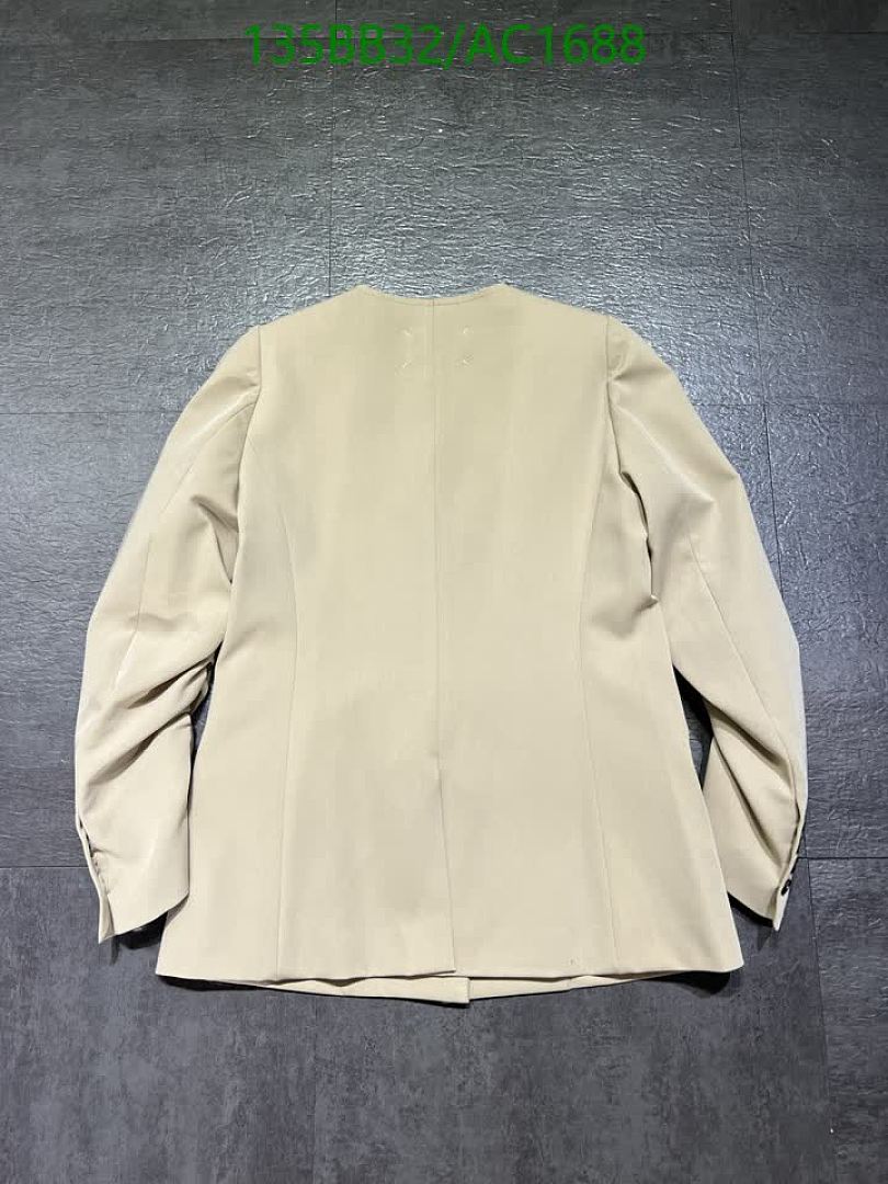 MM6-Clothing Code: AC1688 $: 135USD