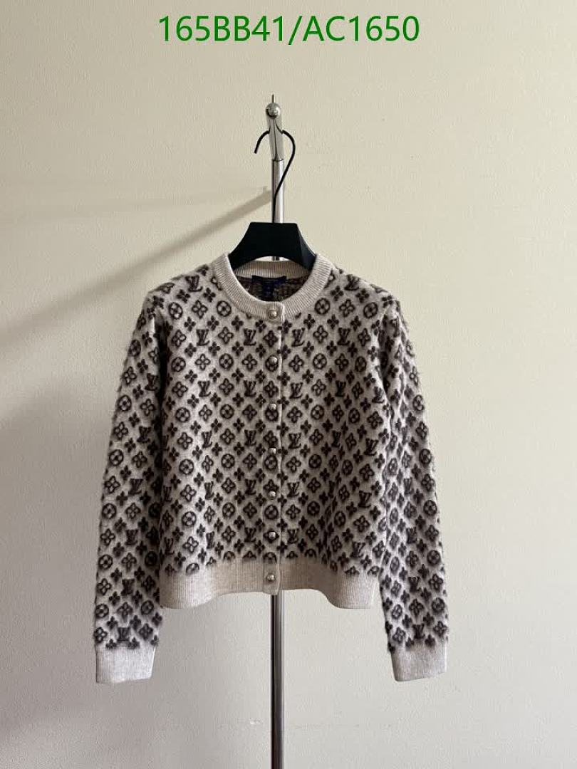 LV-Clothing Code: AC1650 $: 165USD