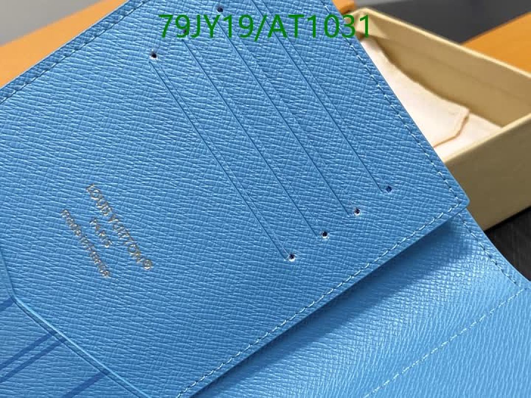 LV-WalletsMirror Quality Code: AT1031 $: 79USD