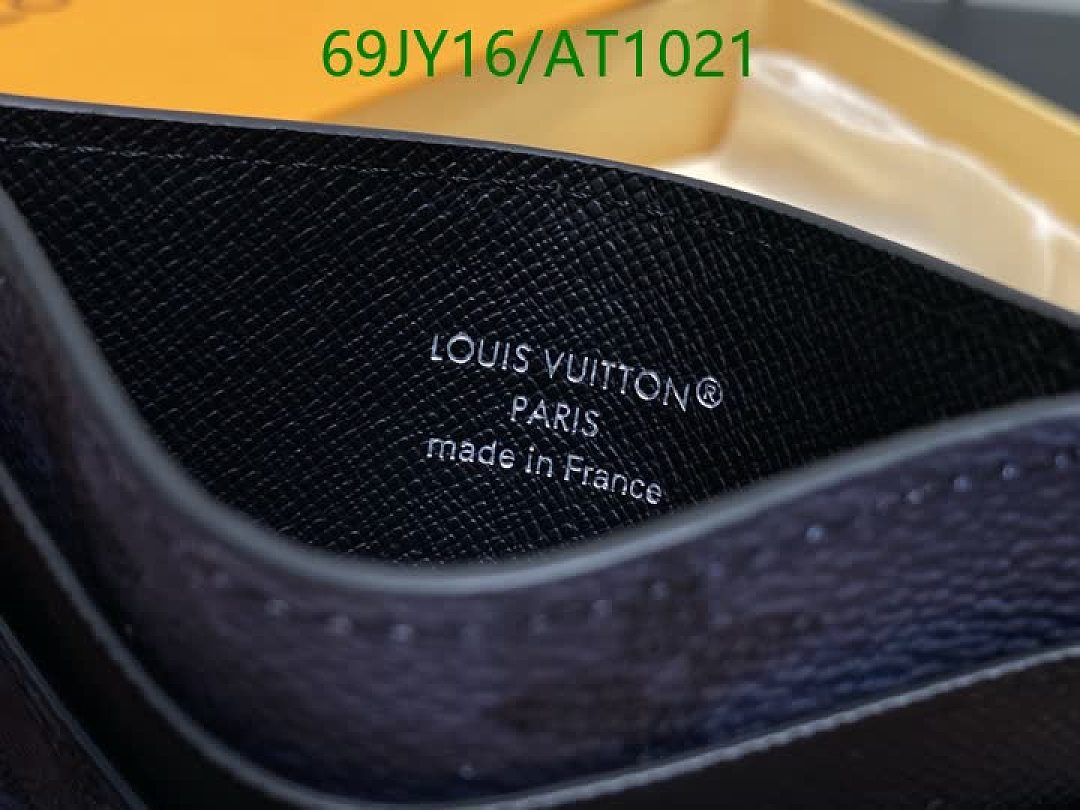 LV-WalletsMirror Quality Code: AT1021 $: 69USD