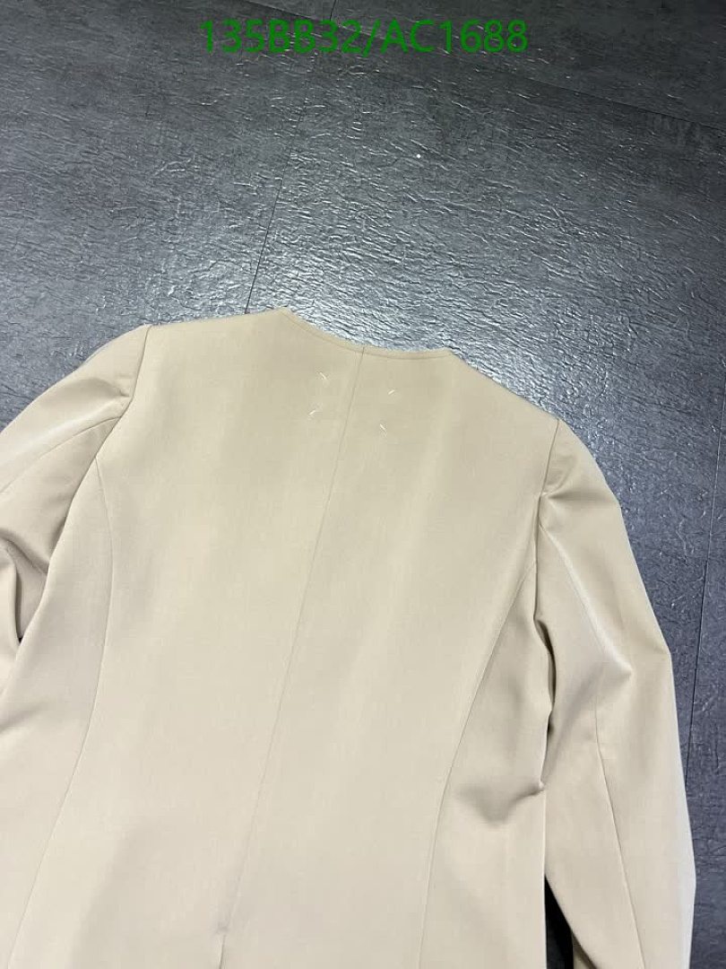 MM6-Clothing Code: AC1688 $: 135USD