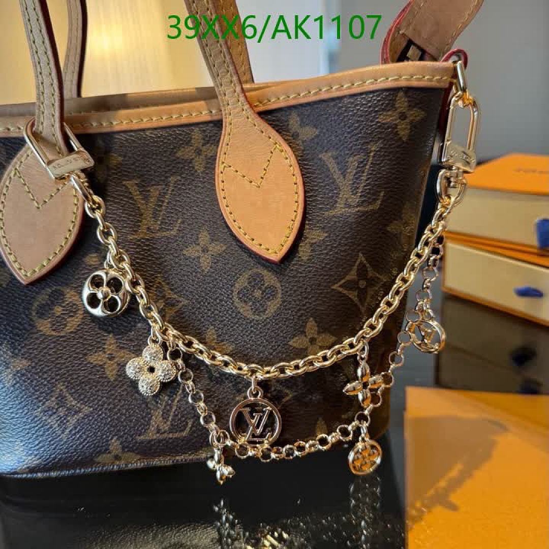 LV-Keychains & Charms Code: AK1107 $: 39USD