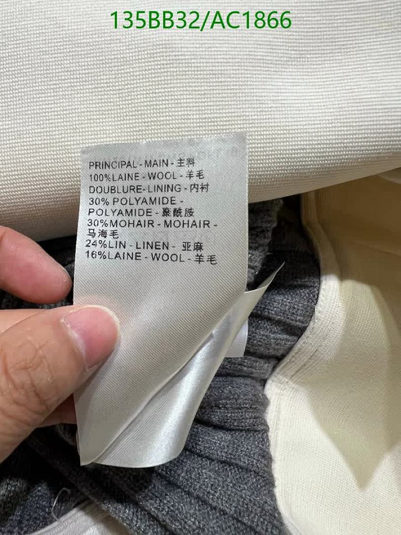LV-Clothing Code: AC1866 $: 135USD