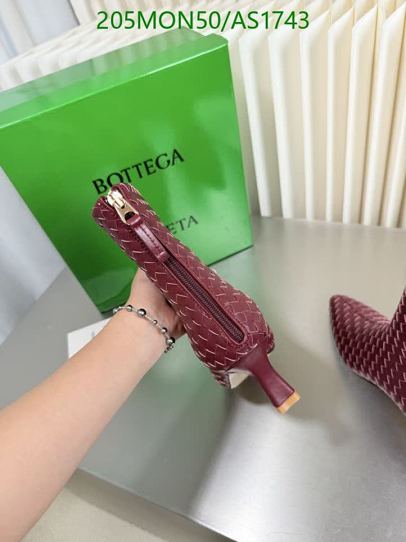 BV-Women Shoes Code: AS1743 $: 205USD