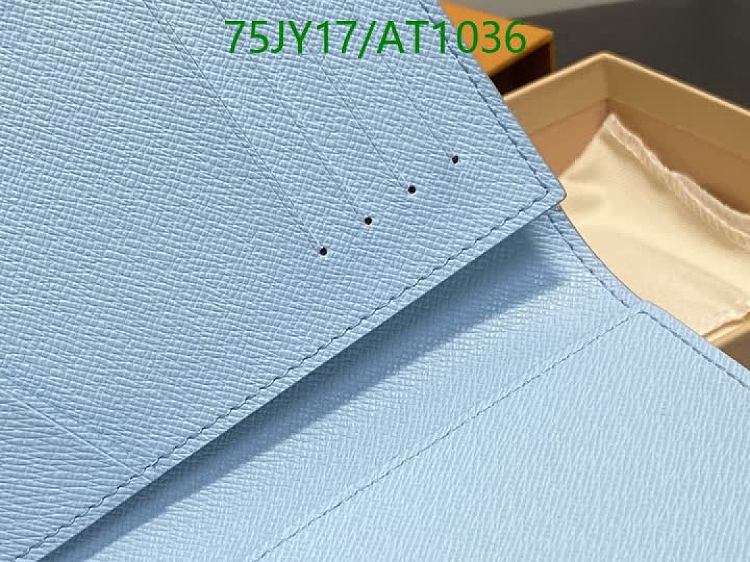 LV-WalletsMirror Quality Code: AT1036 $: 75USD