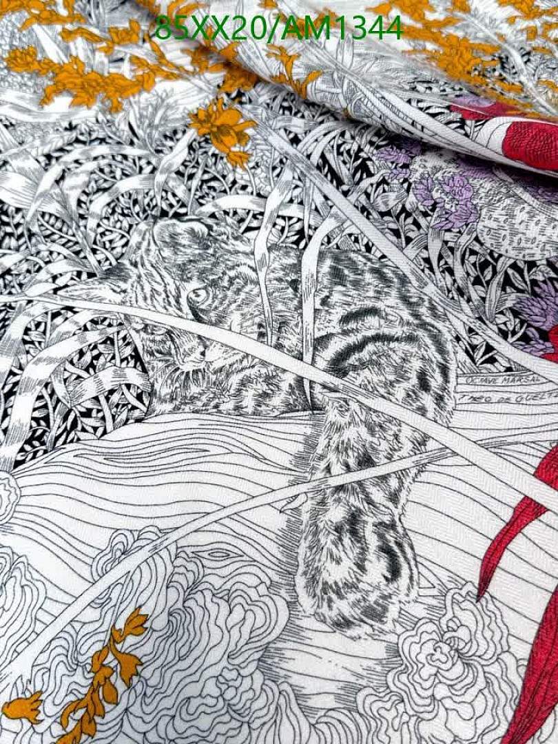 Hermes-Scarves Code: AM1344 $: 85USD