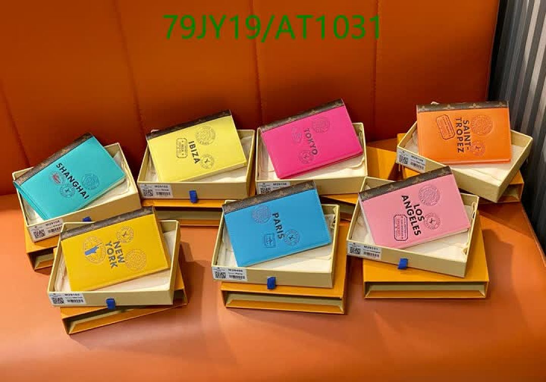 LV-WalletsMirror Quality Code: AT1031 $: 79USD