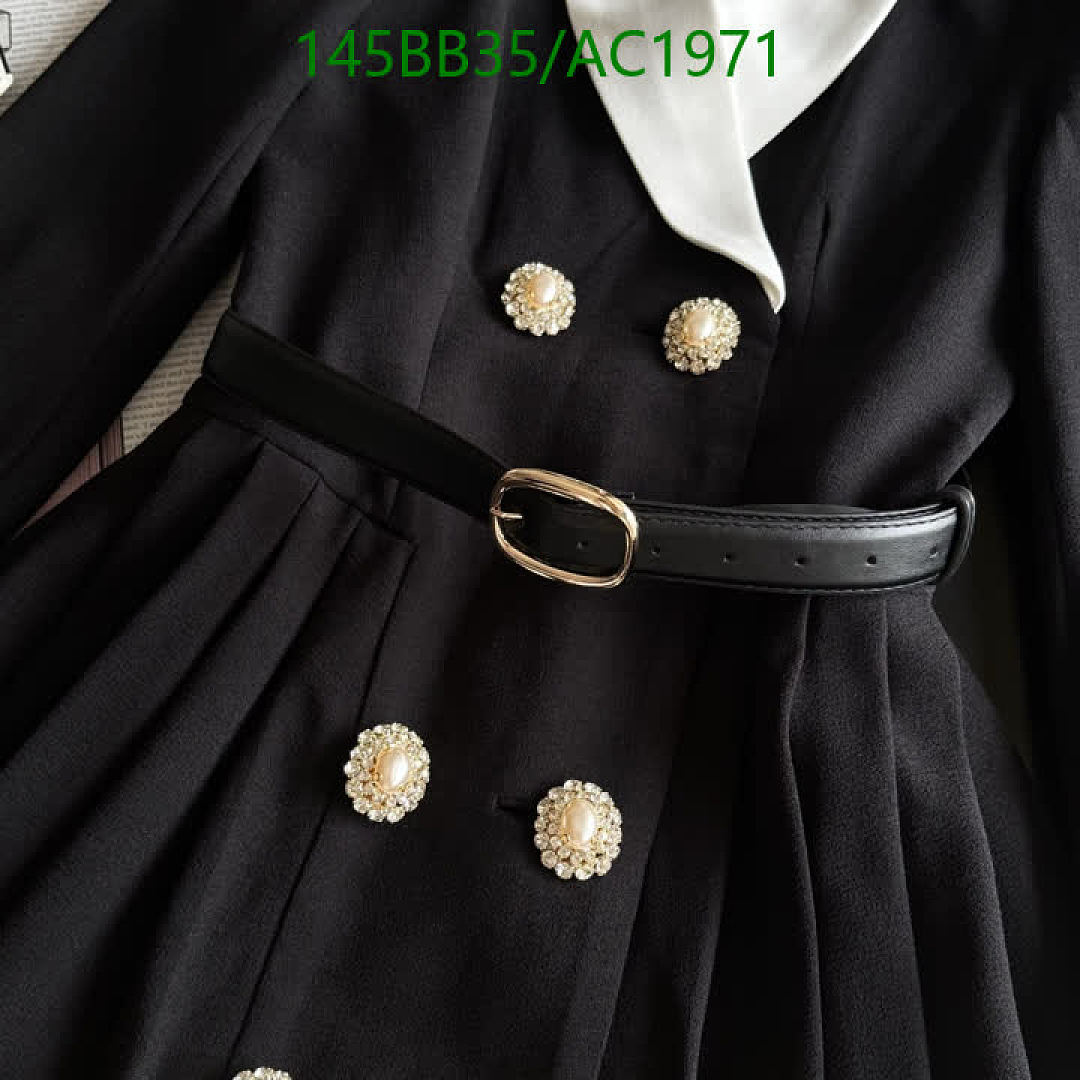 Chanel-Clothing Code: AC1971 $: 145USD