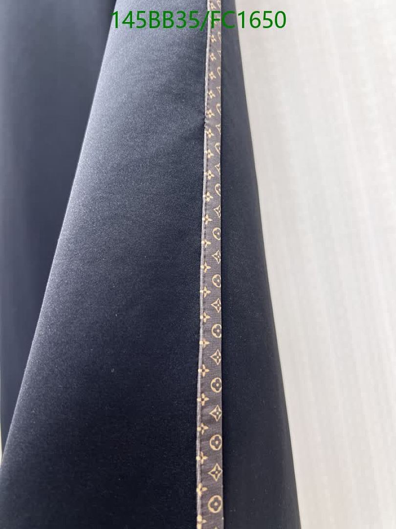 LV-Clothing Code: FC1650 $: 145USD