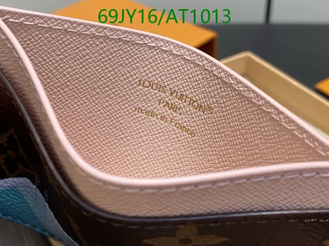 LV-WalletsMirror Quality Code: AT1013 $: 69USD