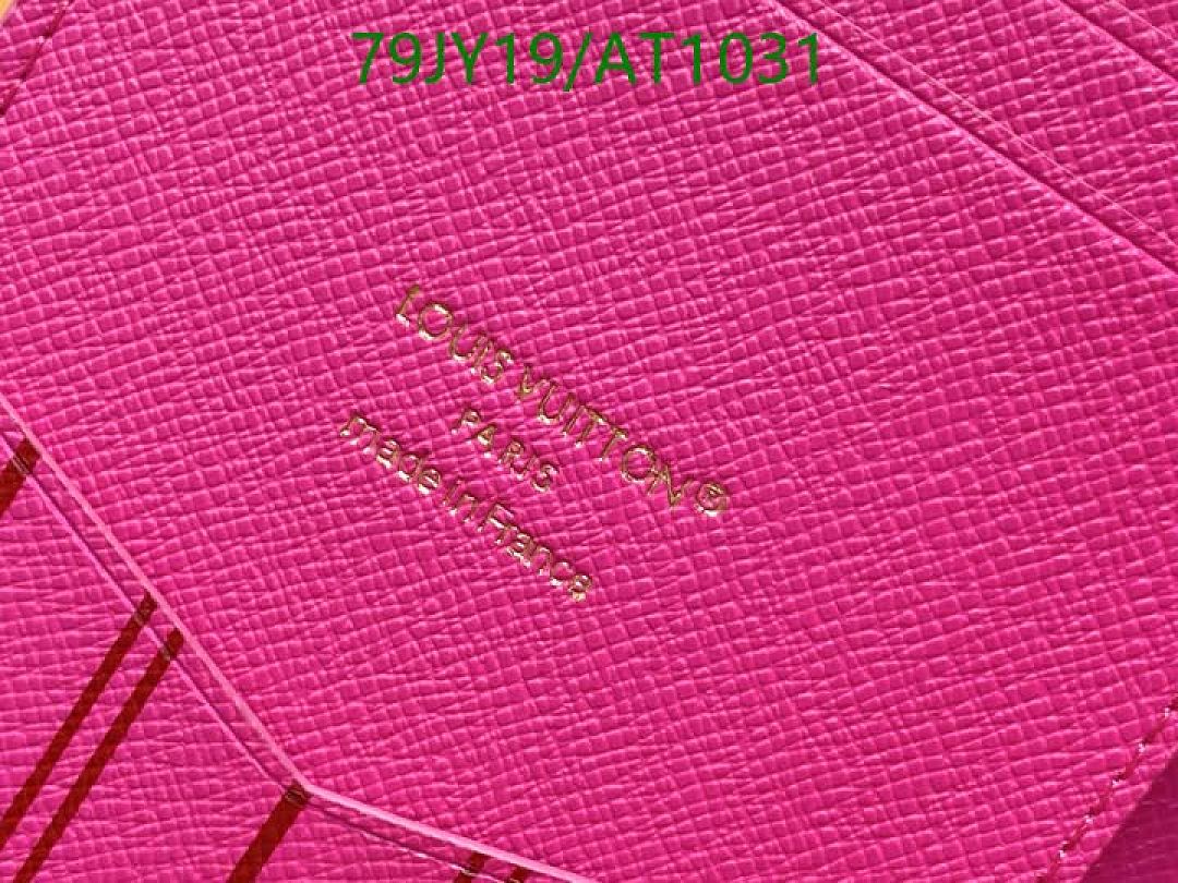 LV-WalletsMirror Quality Code: AT1031 $: 79USD