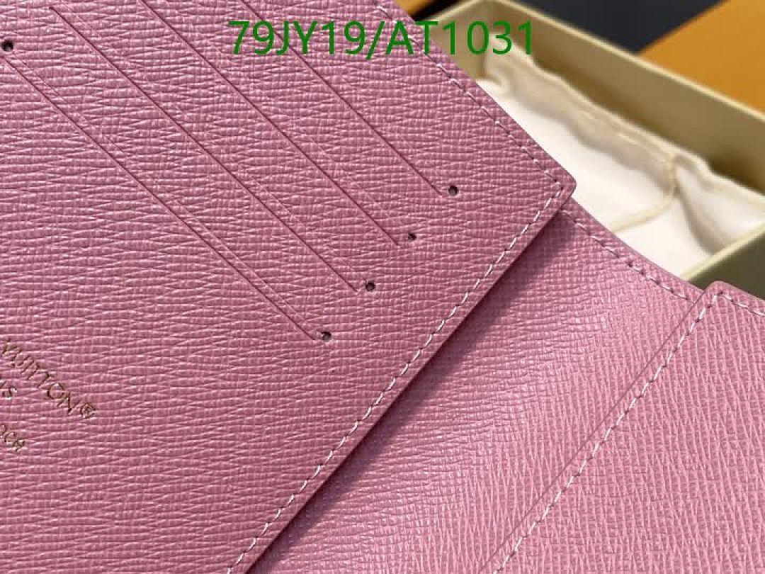 LV-WalletsMirror Quality Code: AT1031 $: 79USD