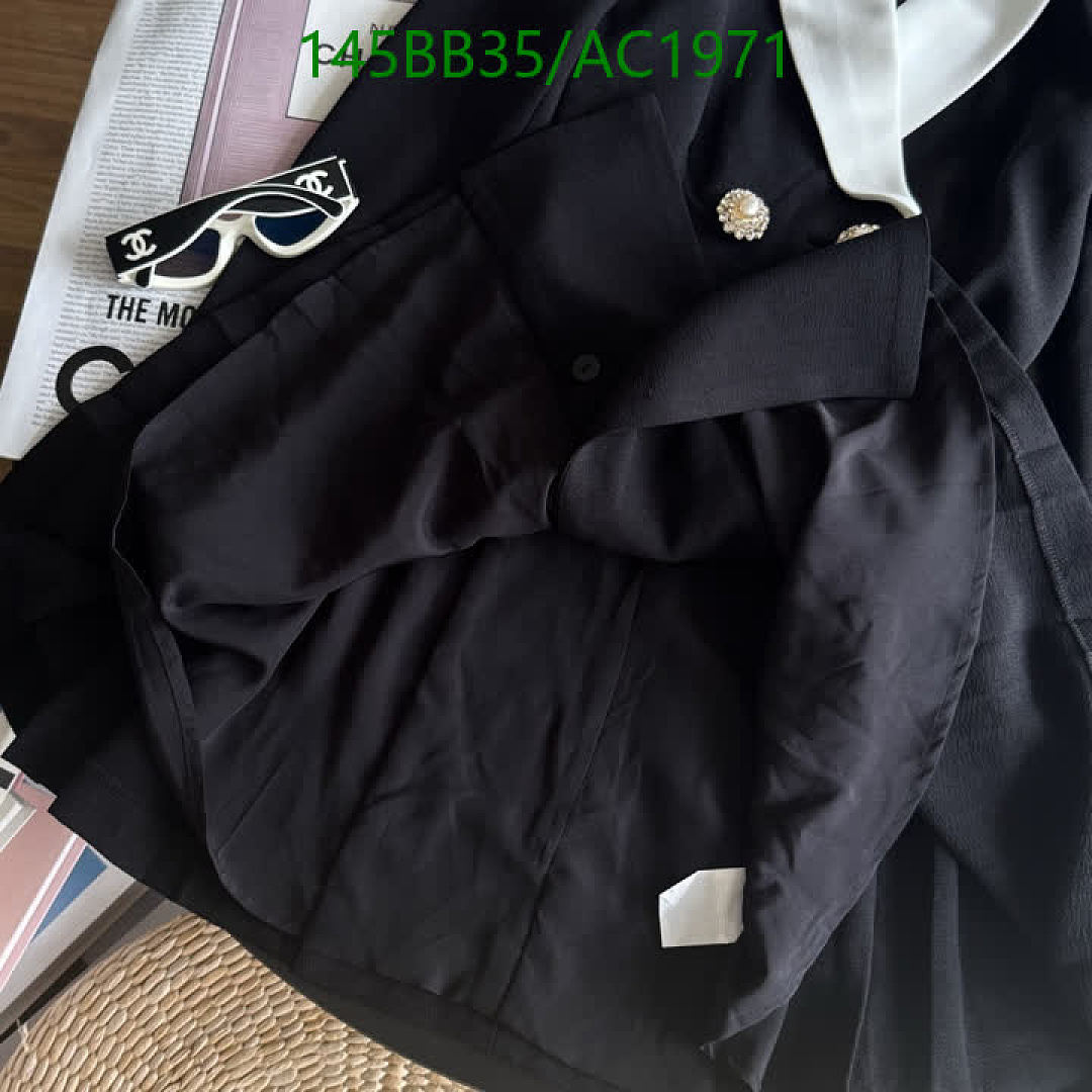 Chanel-Clothing Code: AC1971 $: 145USD