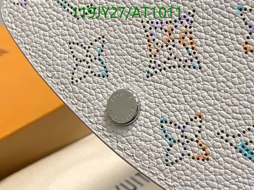 LV-WalletsMirror Quality Code: AT1011 $: 119USD
