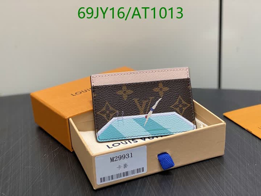 LV-WalletsMirror Quality Code: AT1013 $: 69USD