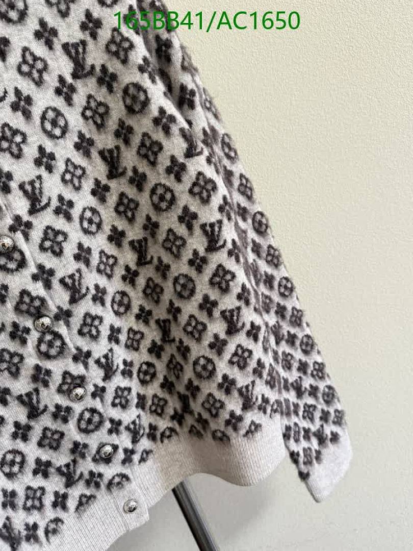 LV-Clothing Code: AC1650 $: 165USD