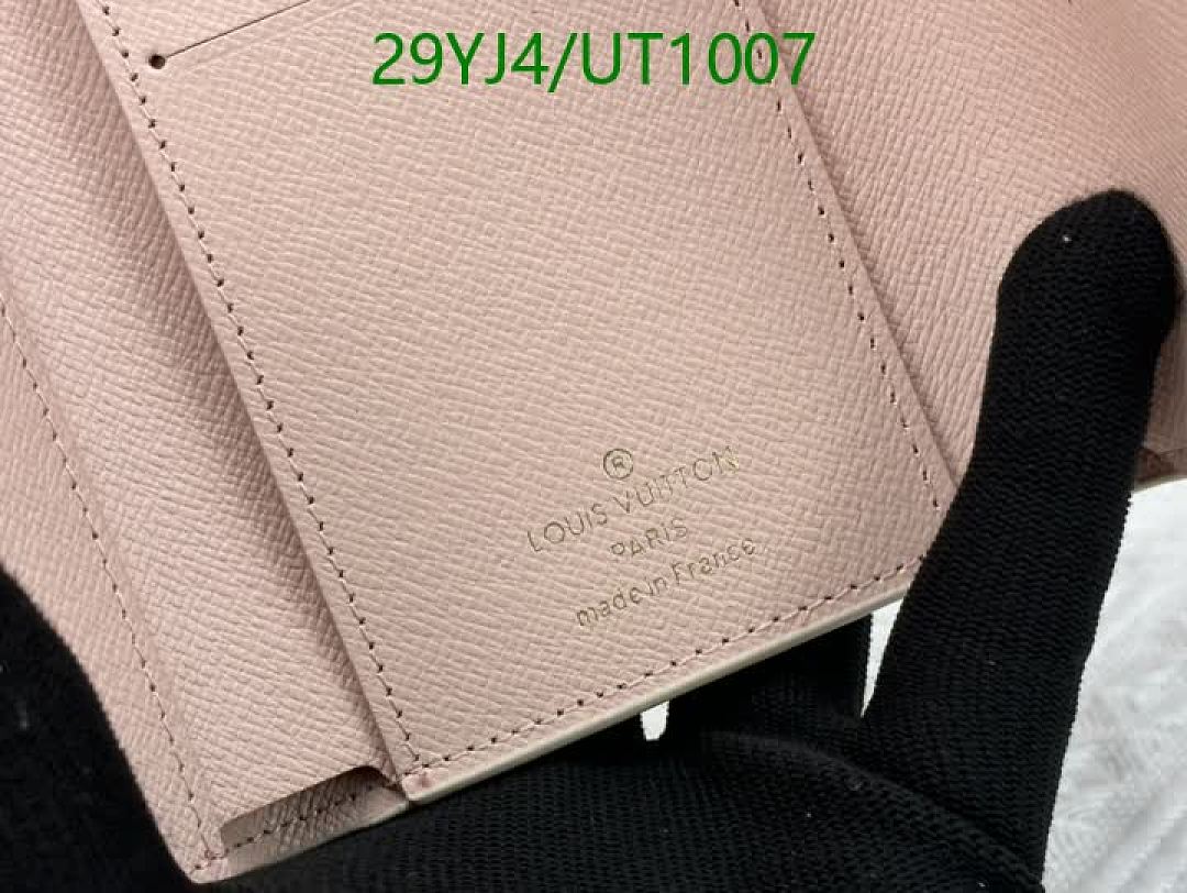 LV-Wallets-4A Quality Code: UT1007 $: 29USD