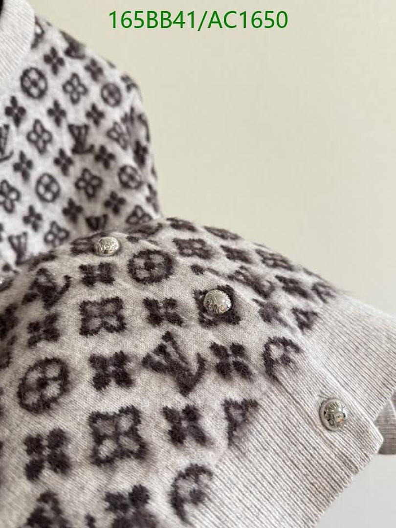 LV-Clothing Code: AC1650 $: 165USD