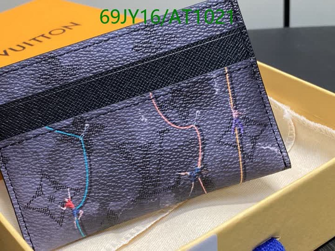 LV-WalletsMirror Quality Code: AT1021 $: 69USD