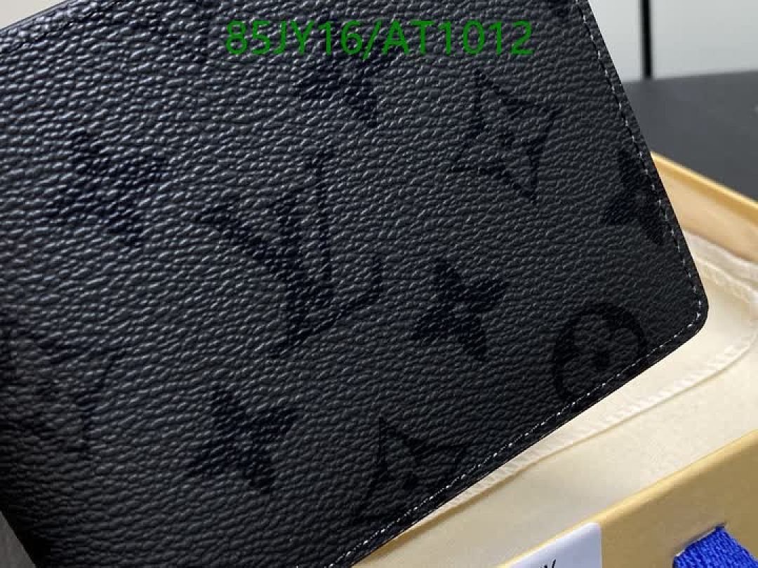 LV-WalletsMirror Quality Code: AT1012 $: 85USD