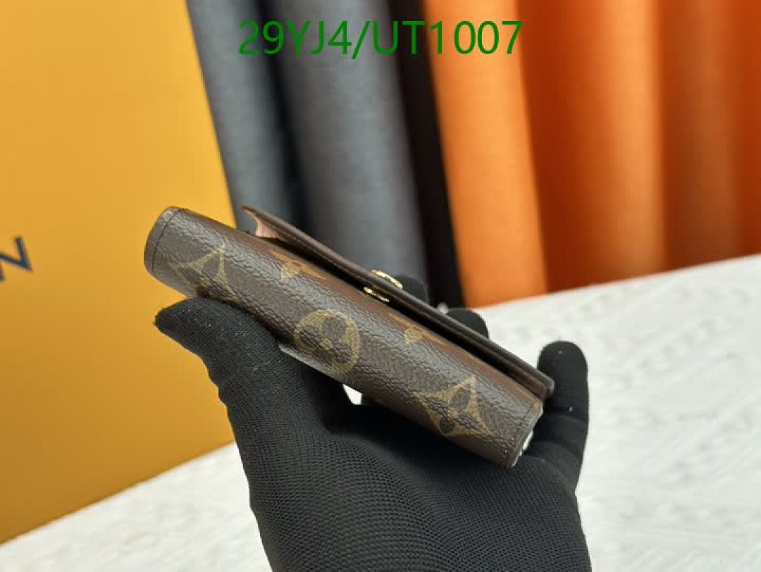 LV-Wallets-4A Quality Code: UT1007 $: 29USD