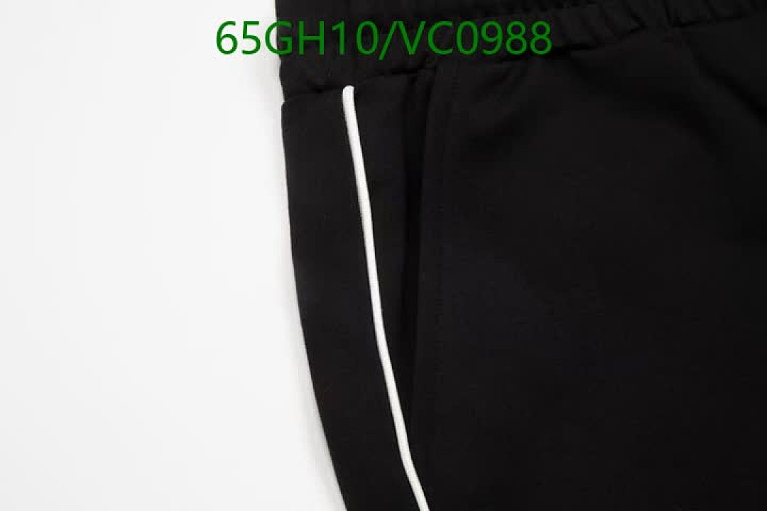 Burberry-Clothing Code: VC0988 $: 65USD