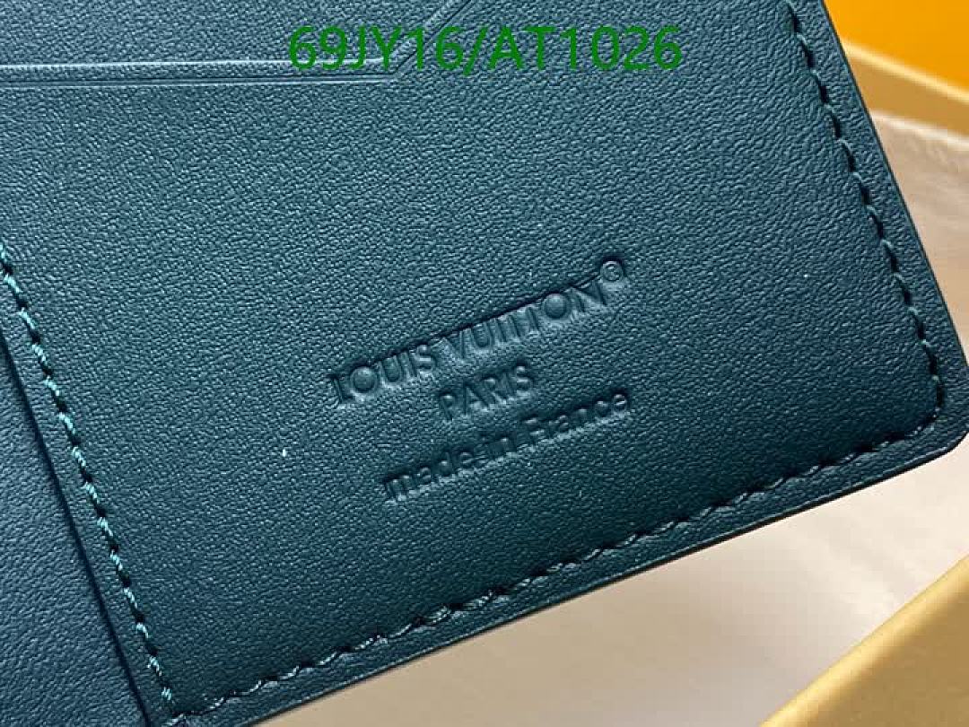 LV-WalletsMirror Quality Code: AT1026 $: 69USD