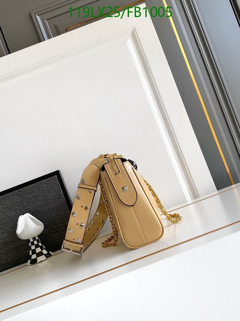 Valentino-Bags4A Quality Code: FB1005 $: 119USD