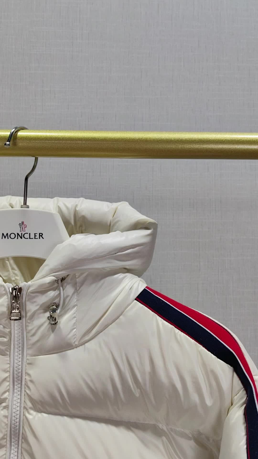 Down jacket Men-Moncler for sale online ID: CV1406 $: 159USD