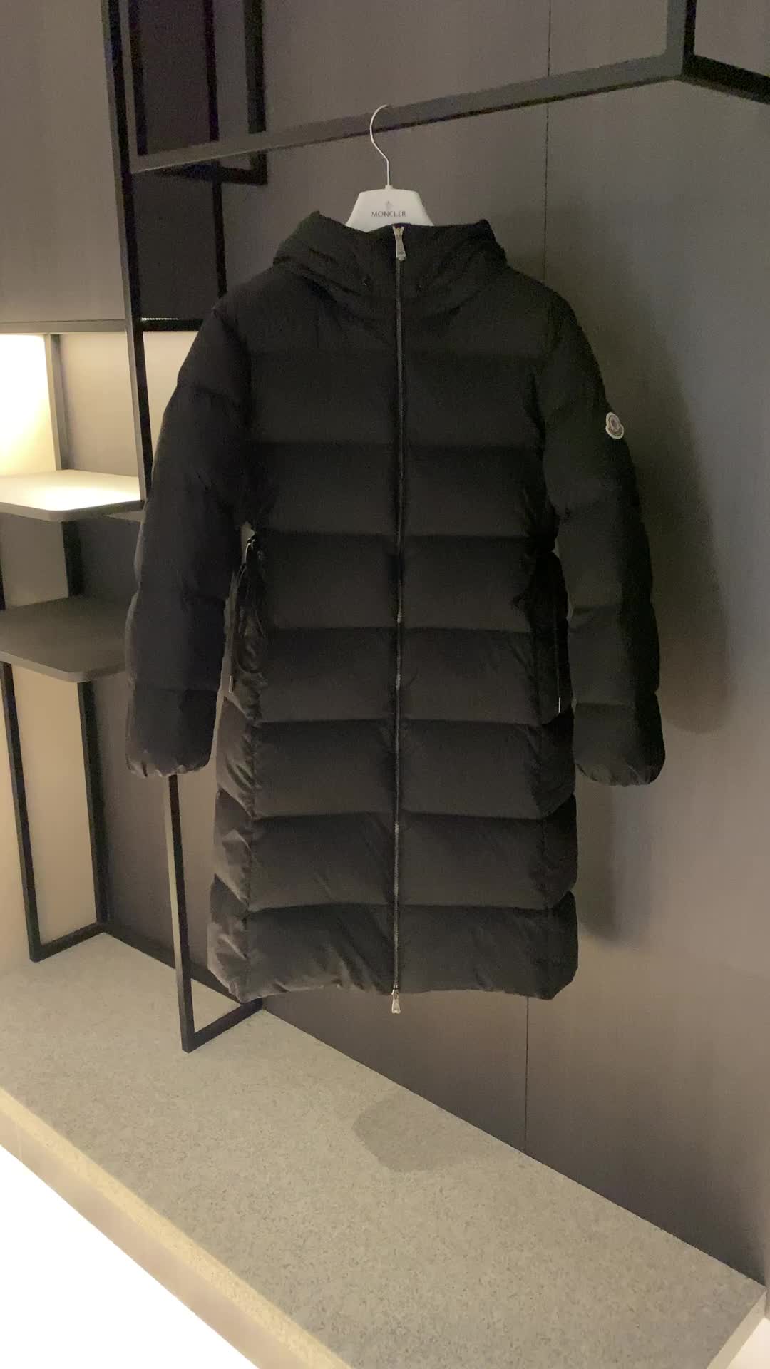 Down jacket Women-Moncler replica sale online ID: CG8287 $: 225USD