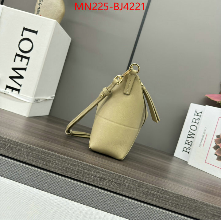 Loewe Bags(TOP)-Crossbody- aaaaa replica ID: BJ4221 $: 225USD,