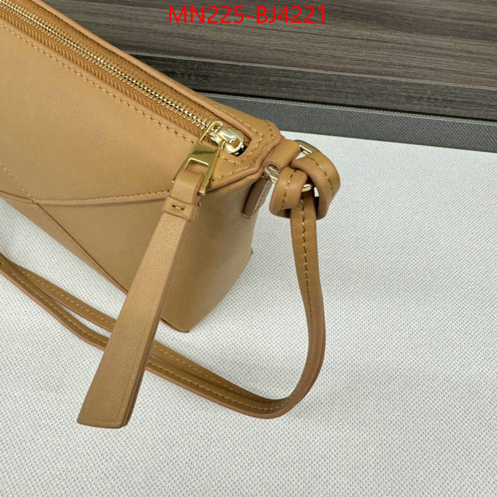 Loewe Bags(TOP)-Crossbody- aaaaa replica ID: BJ4221 $: 225USD,