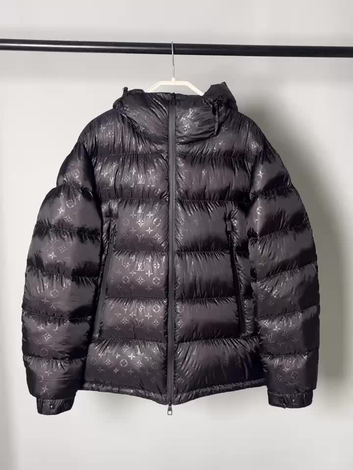 Down jacket Women-LV what is top quality replica ID: CV3849 $: 279USD